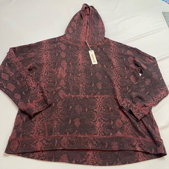 Sundry Red Black Snakeskin Reptile Print Sweatshirt Hoodie Size 1 Small New - Picture 1 of 8